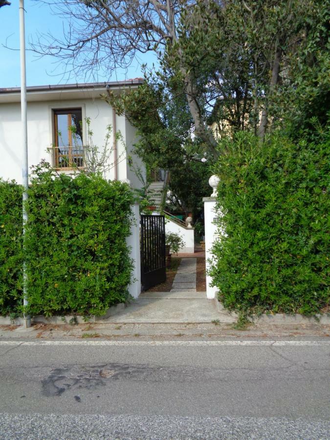 La Casa Di Nina Lejlighed Quercianella Eksteriør billede